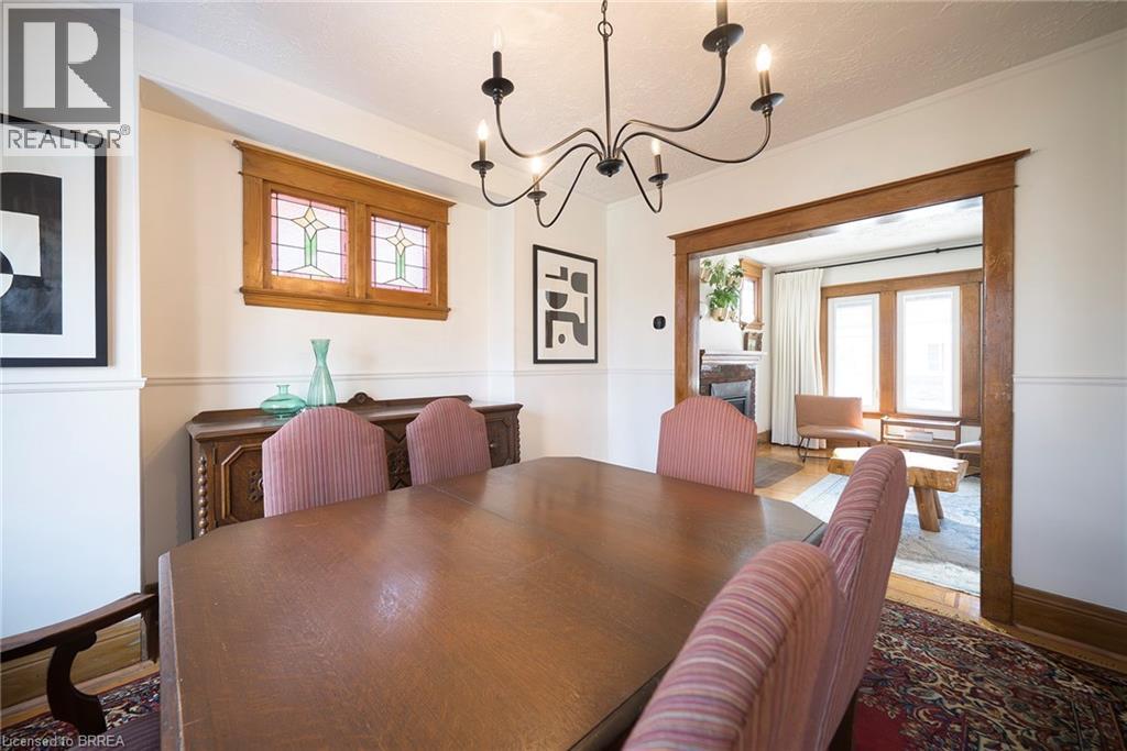 35 Rutherford Avenue, Hamilton, ON - Indoor Photo Showing Dining Room