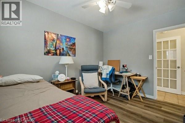 11 Carwyn Crescent, Hamilton, ON - Indoor Photo Showing Bedroom