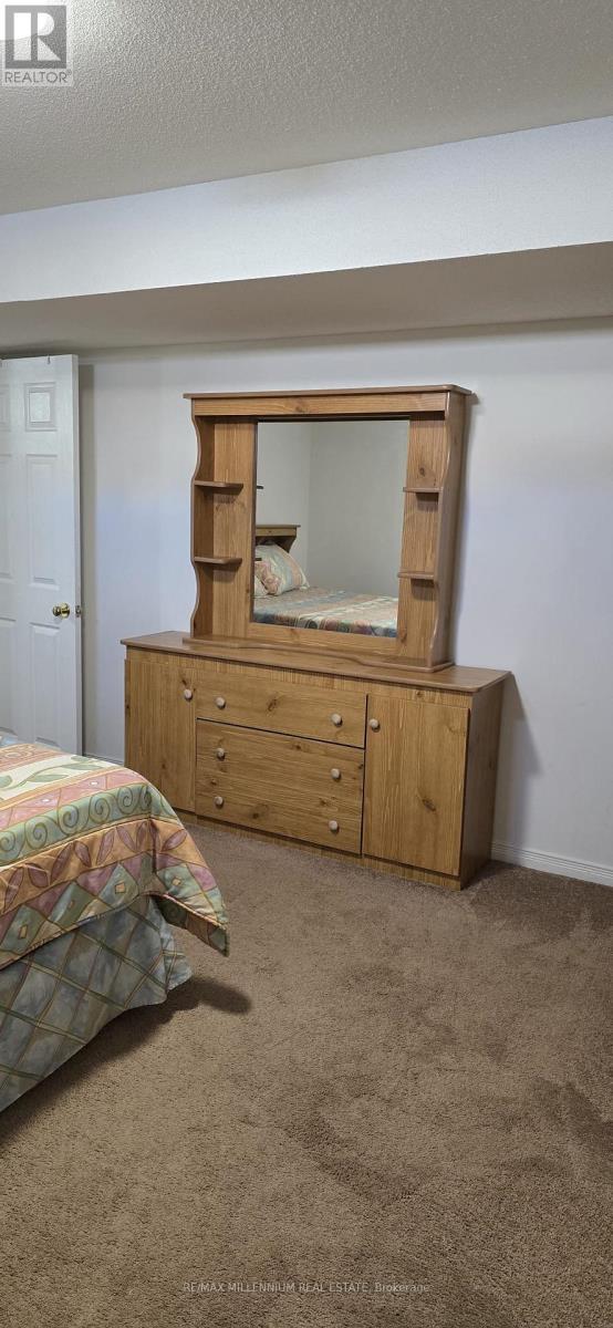 7125 Baskerville Run, Mississauga, ON - Indoor Photo Showing Bedroom