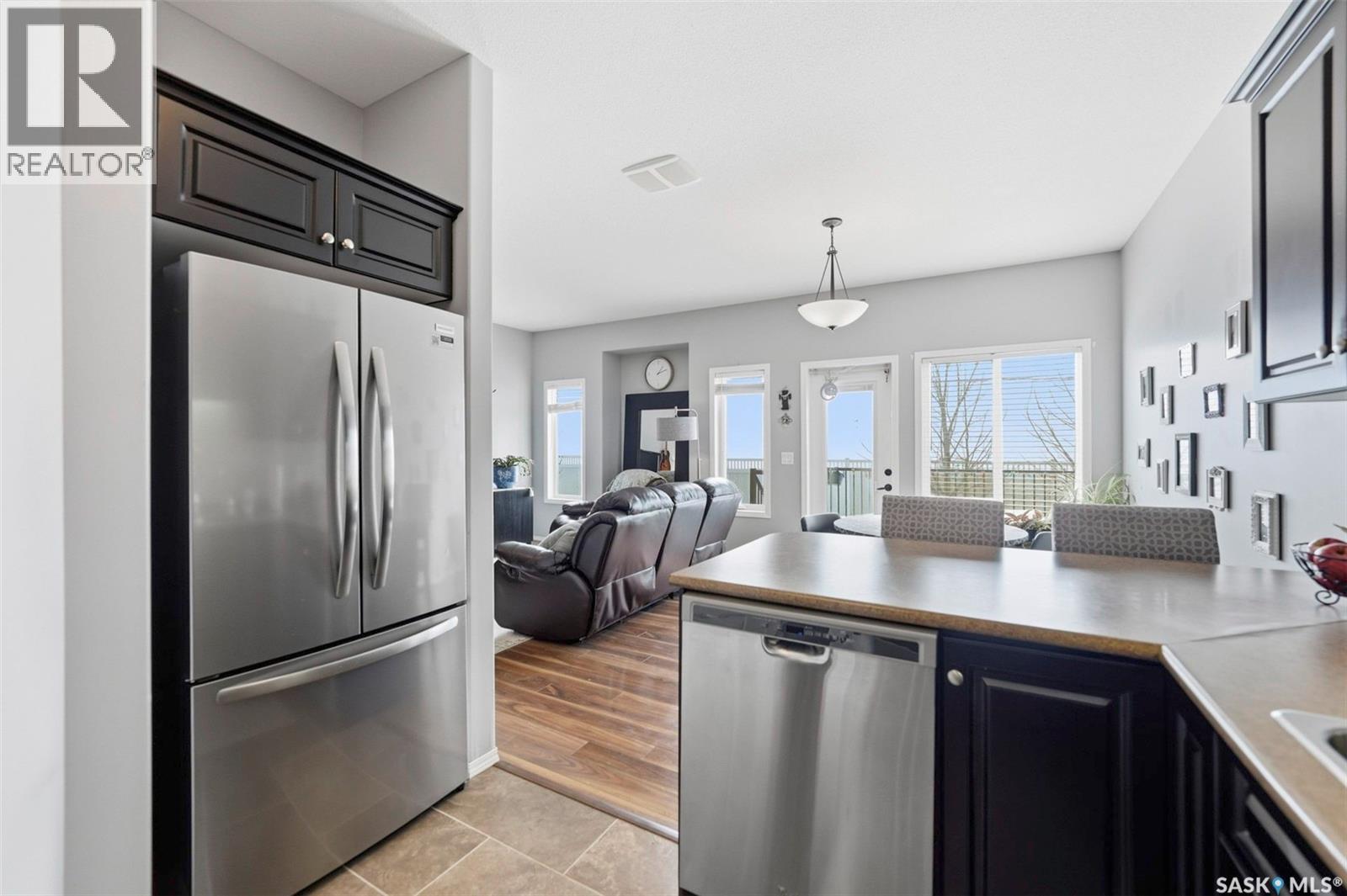 614 150 Langlois Way, Saskatoon, SK - Indoor Photo Showing Kitchen