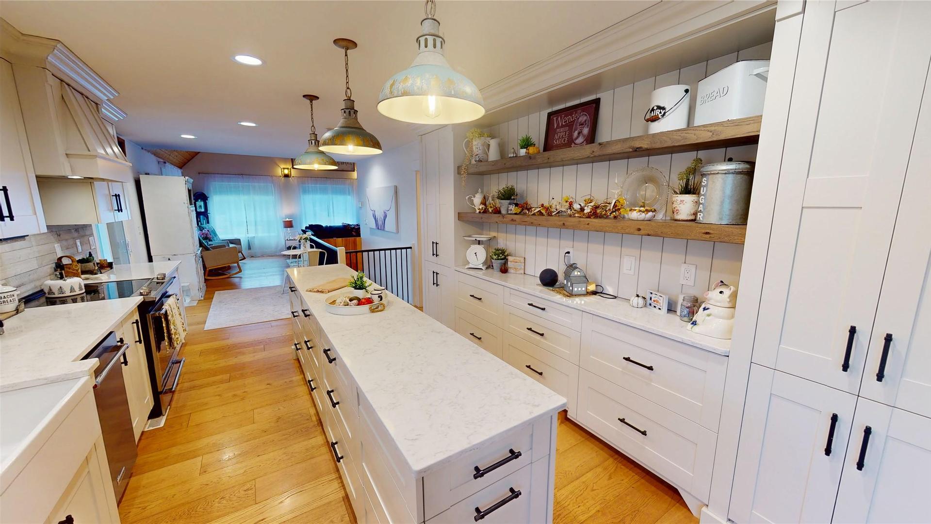 5553 Hidden Valley Road, Cranbrook, BC - Indoor Photo Showing Kitchen