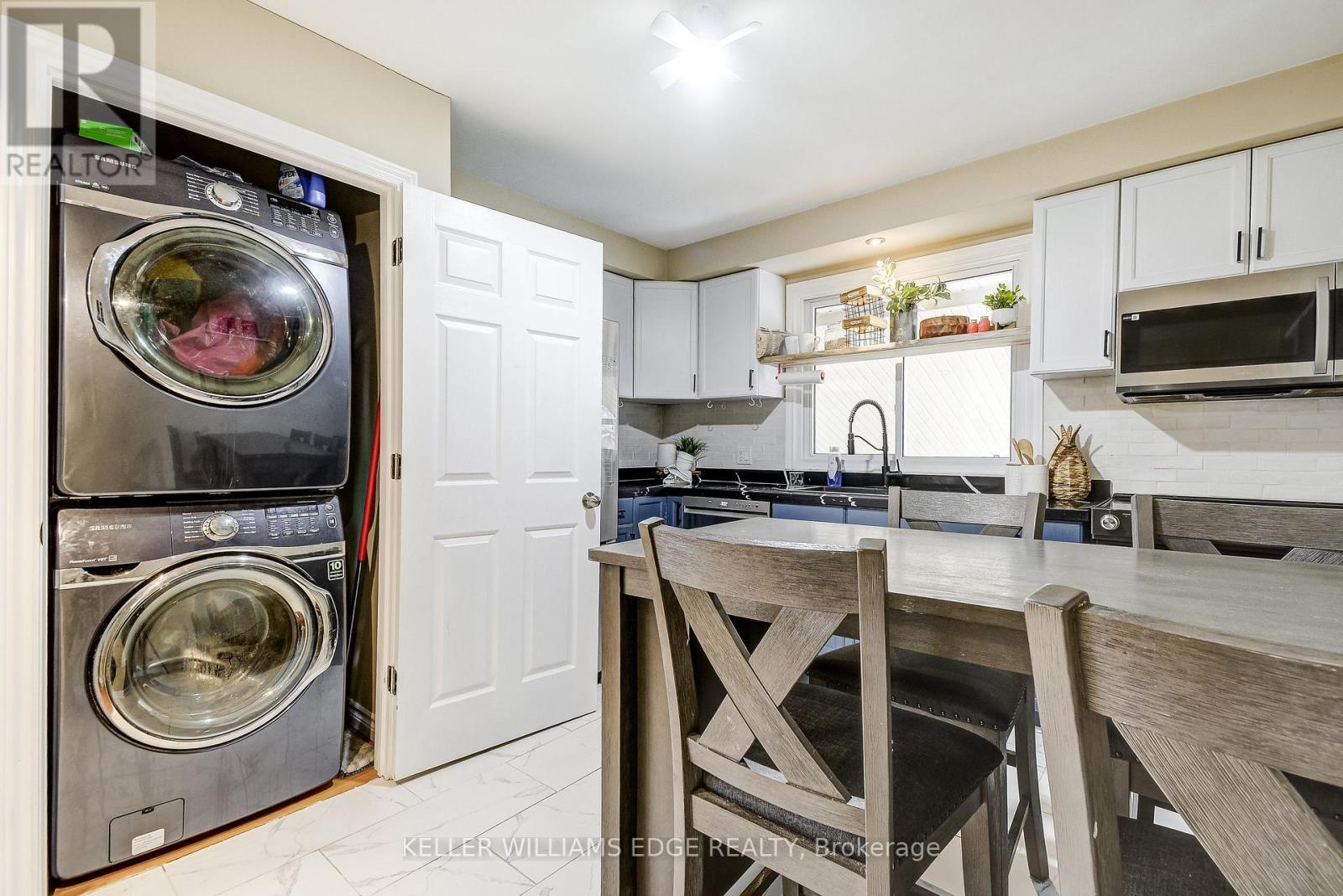 301 East 43Rd Street, Hamilton, ON - Indoor Photo Showing Laundry Room