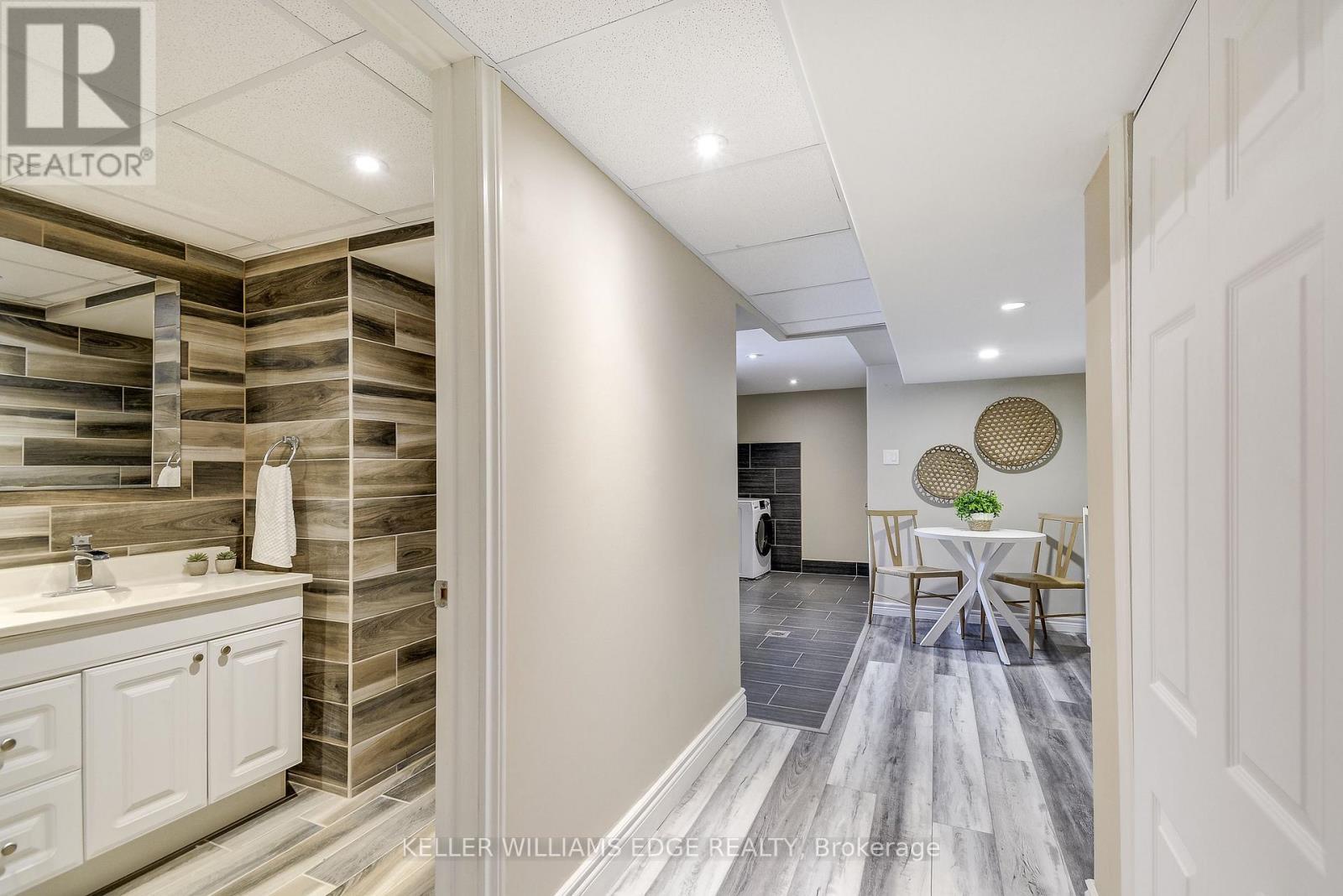 301 East 43Rd Street, Hamilton, ON - Indoor