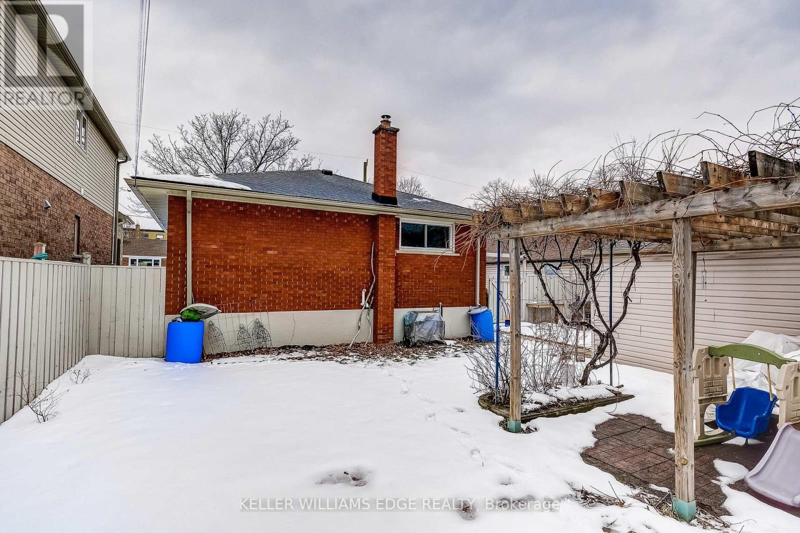 301 East 43Rd Street, Hamilton, ON - Outdoor With Exterior