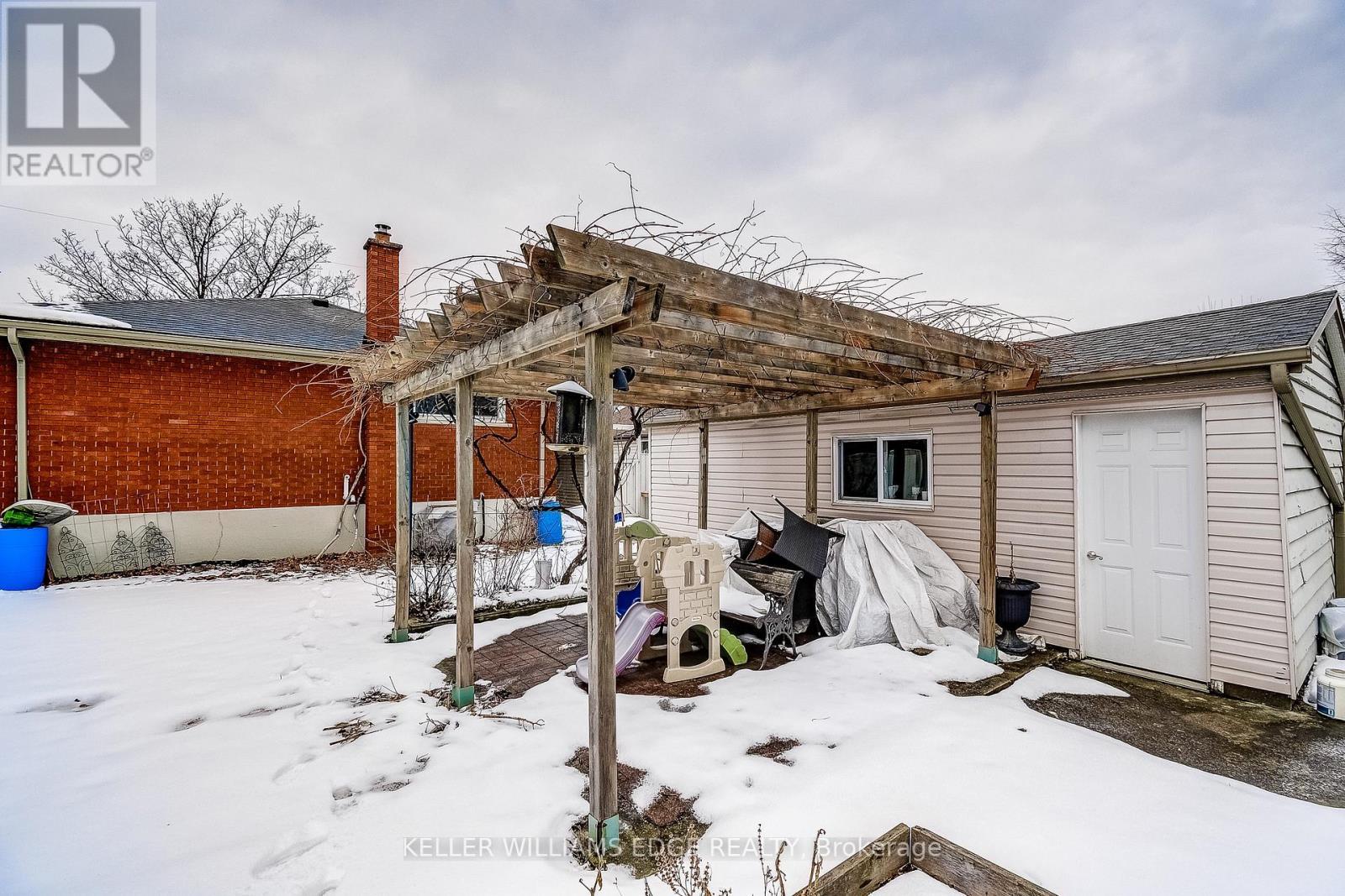 301 East 43Rd Street, Hamilton, ON - Outdoor