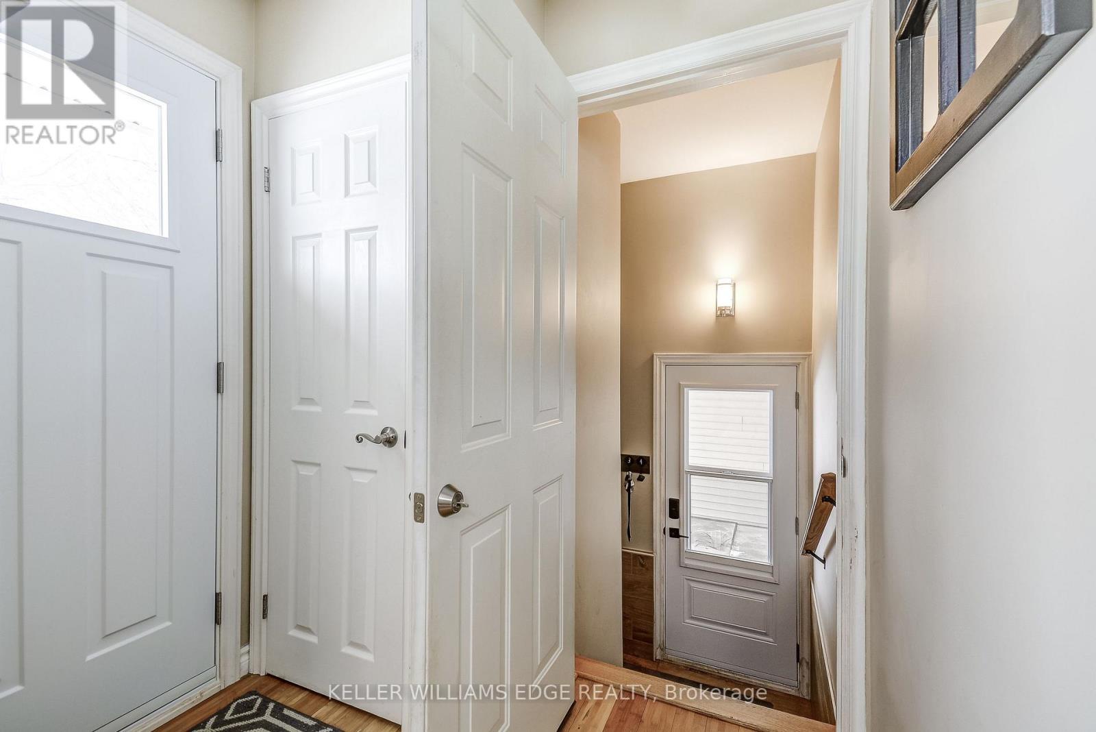 301 East 43Rd Street, Hamilton, ON - Indoor Photo Showing Other Room