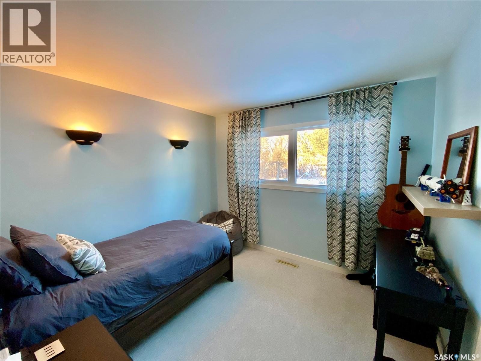 91 Moir Drive, Oxbow, SK - Indoor Photo Showing Bedroom