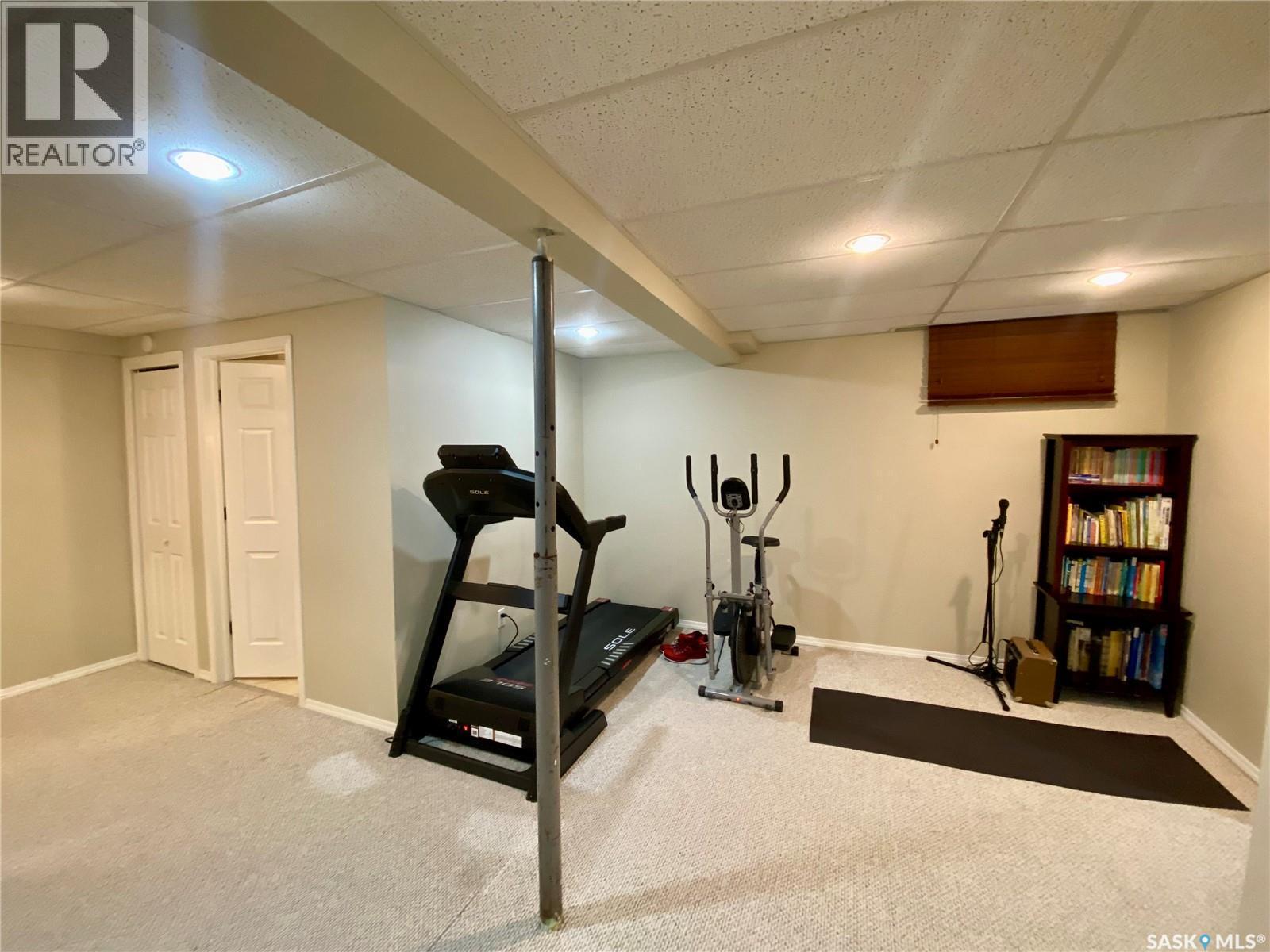 91 Moir Drive, Oxbow, SK - Indoor Photo Showing Gym Room