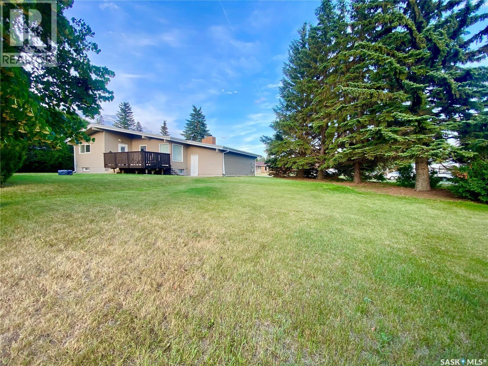 91 Moir Drive, Oxbow, SK - Outdoor