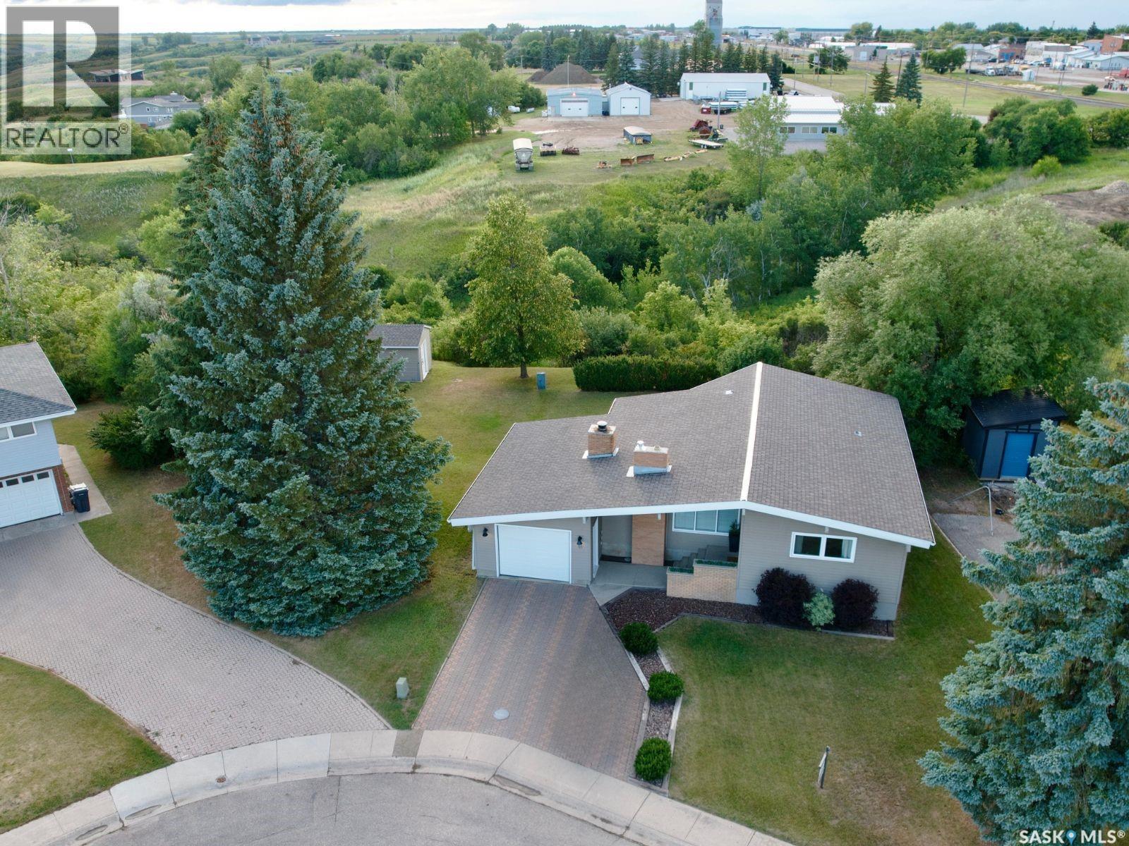 91 Moir Drive, Oxbow, SK - Outdoor