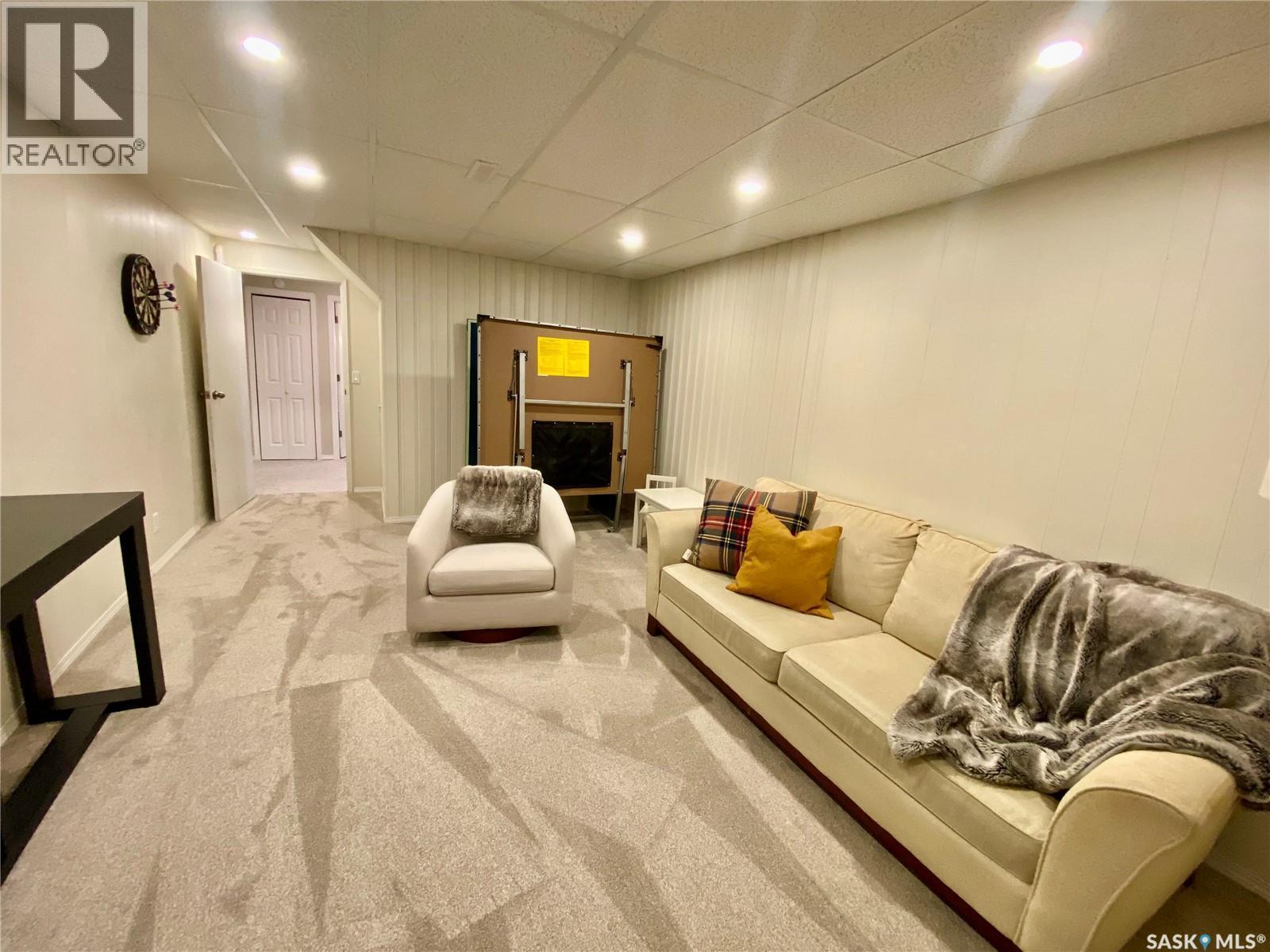 91 Moir Drive, Oxbow, SK - Indoor Photo Showing Basement