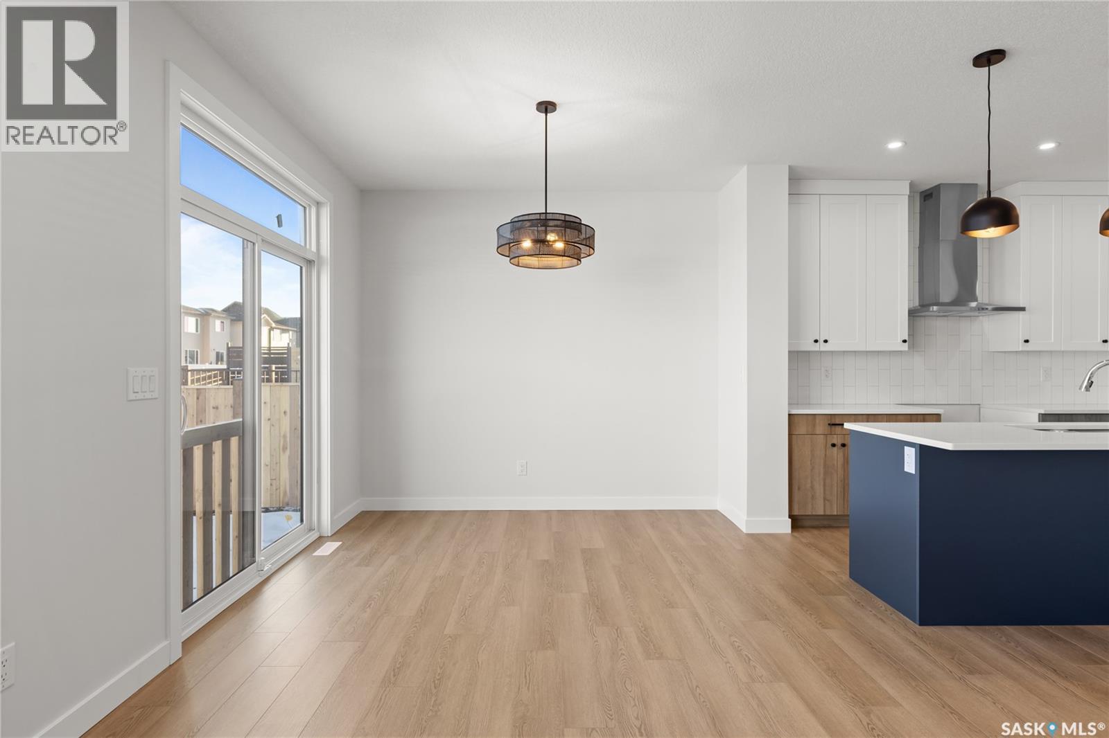 938 Brighton Gate, Saskatoon, SK - Indoor Photo Showing Kitchen