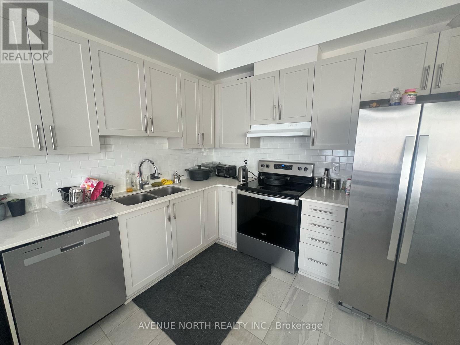 91 Mudminnow Crescent, Ottawa, ON - Indoor Photo Showing Kitchen With Double Sink