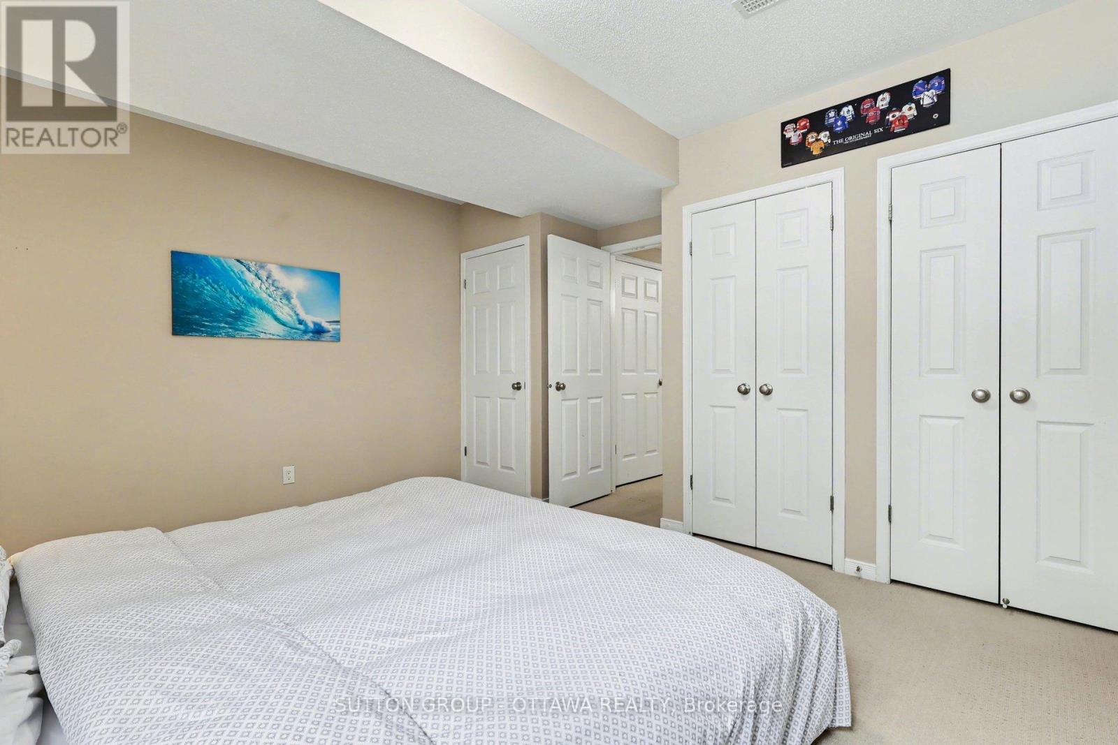 340 London Terrace, Ottawa, ON - Indoor Photo Showing Bedroom
