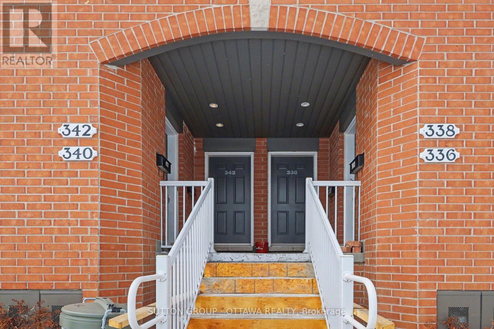 340 London Terrace, Ottawa, ON - Outdoor With Exterior