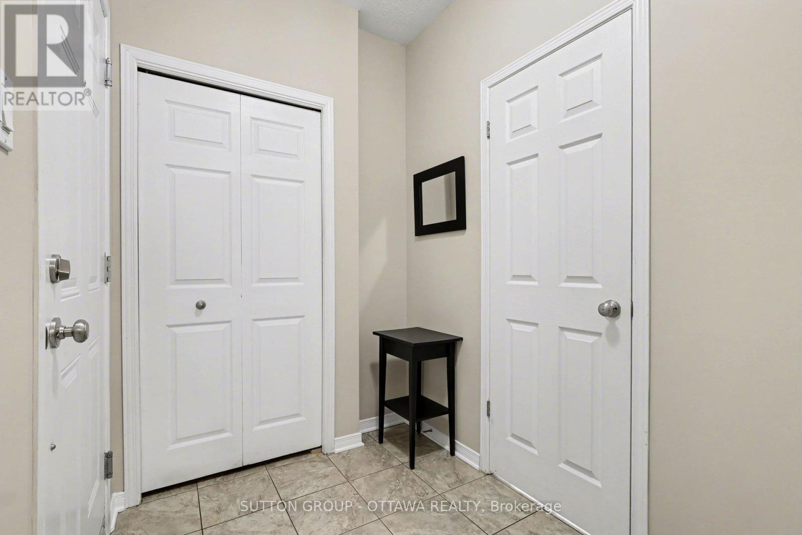 340 London Terrace, Ottawa, ON - Indoor Photo Showing Other Room