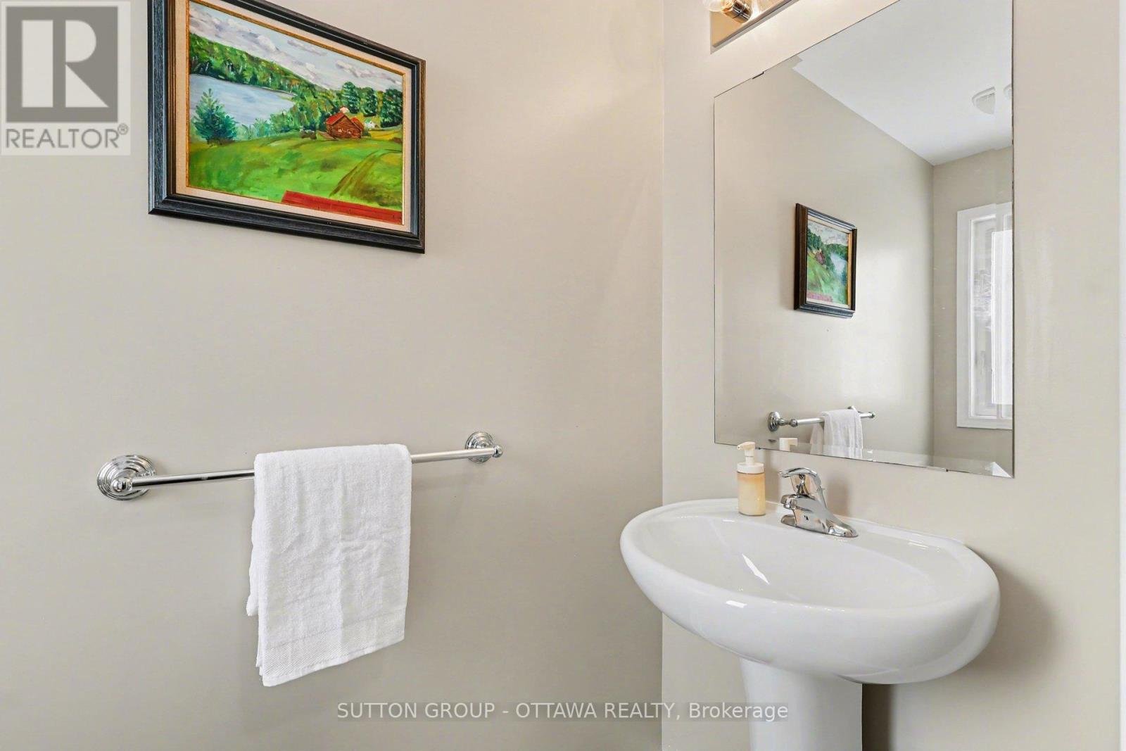 340 London Terrace, Ottawa, ON - Indoor Photo Showing Bathroom