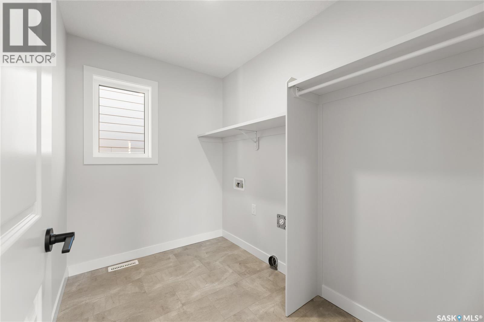 934 Brighton Gate, Saskatoon, SK - Indoor Photo Showing Other Room