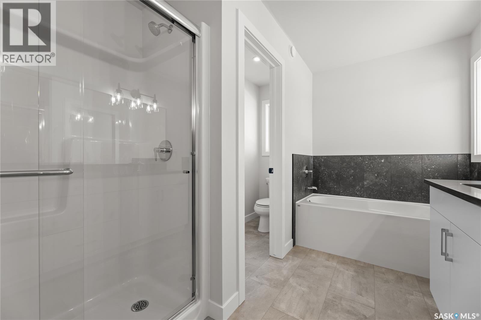 934 Brighton Gate, Saskatoon, SK - Indoor Photo Showing Bathroom