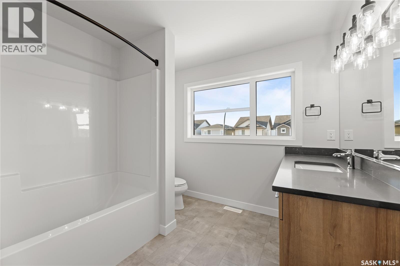 934 Brighton Gate, Saskatoon, SK - Indoor Photo Showing Bathroom