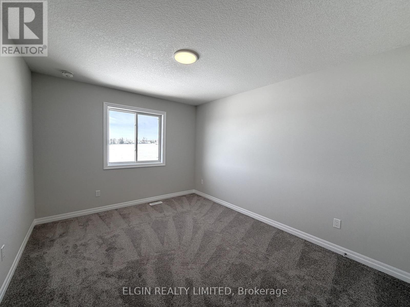 55 Woodcock Drive, Tillsonburg, ON - Indoor Photo Showing Other Room