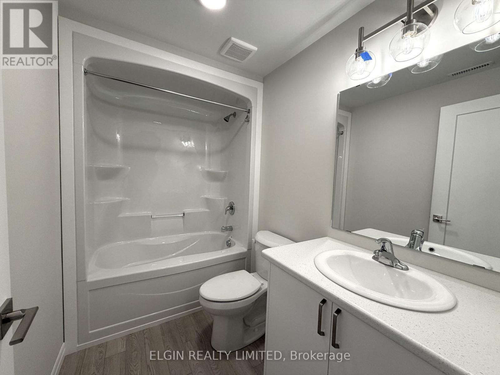 55 Woodcock Drive, Tillsonburg, ON - Indoor Photo Showing Bathroom