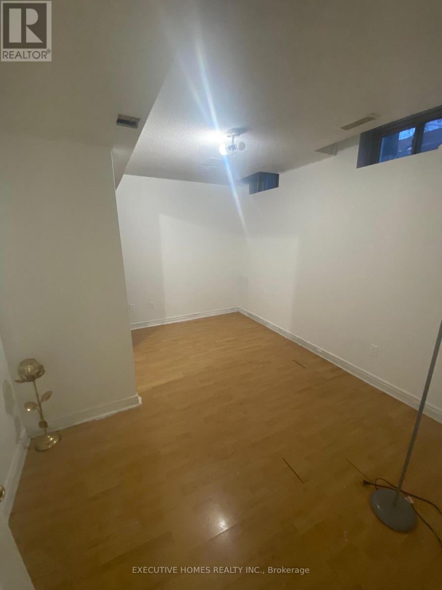 964 Fielder Drive, Mississauga, ON - Indoor