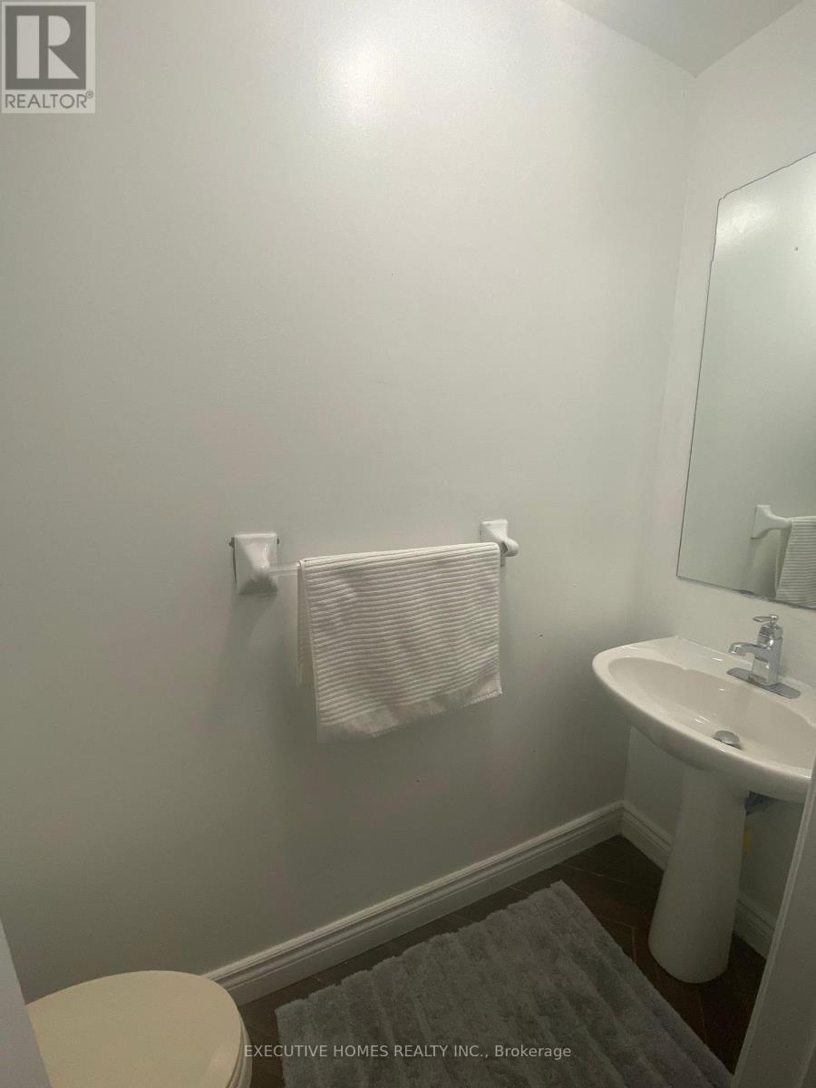 964 Fielder Drive, Mississauga, ON - Indoor Photo Showing Bathroom