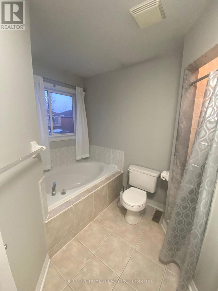 964 Fielder Drive, Mississauga, ON - Indoor Photo Showing Bathroom