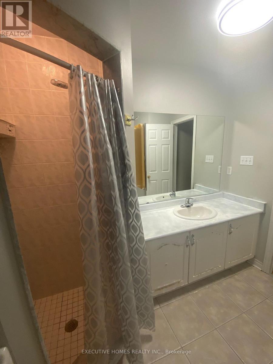 964 Fielder Drive, Mississauga, ON - Indoor Photo Showing Bathroom