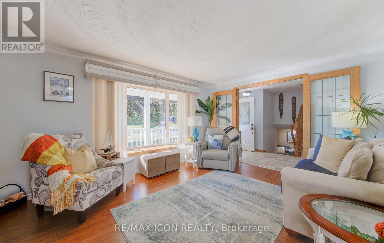 55 Gracefield Crescent, Kitchener, ON - Indoor Photo Showing Living Room