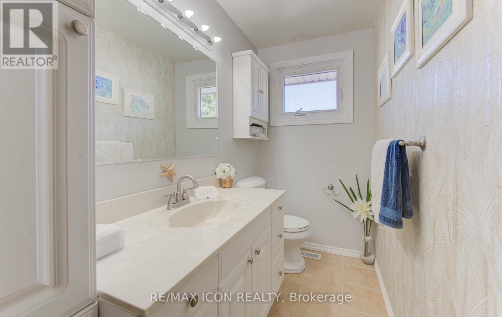 55 Gracefield Crescent, Kitchener, ON - Indoor Photo Showing Bathroom