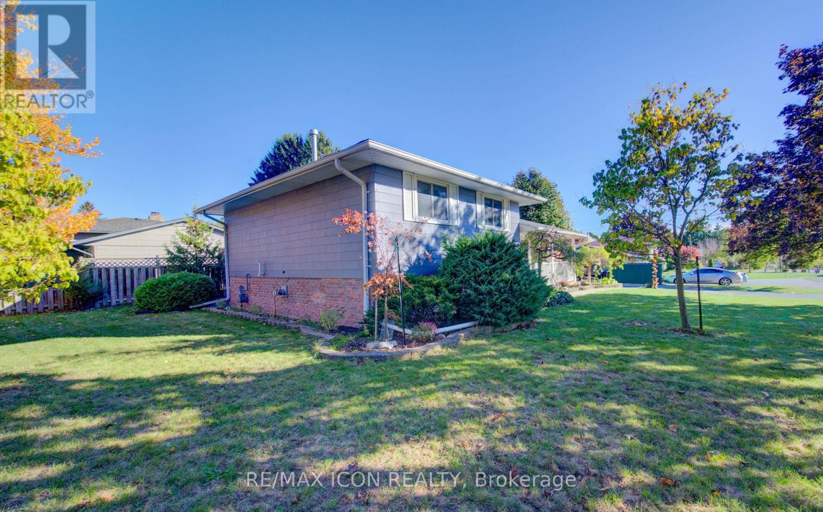 55 Gracefield Crescent, Kitchener, ON - Outdoor