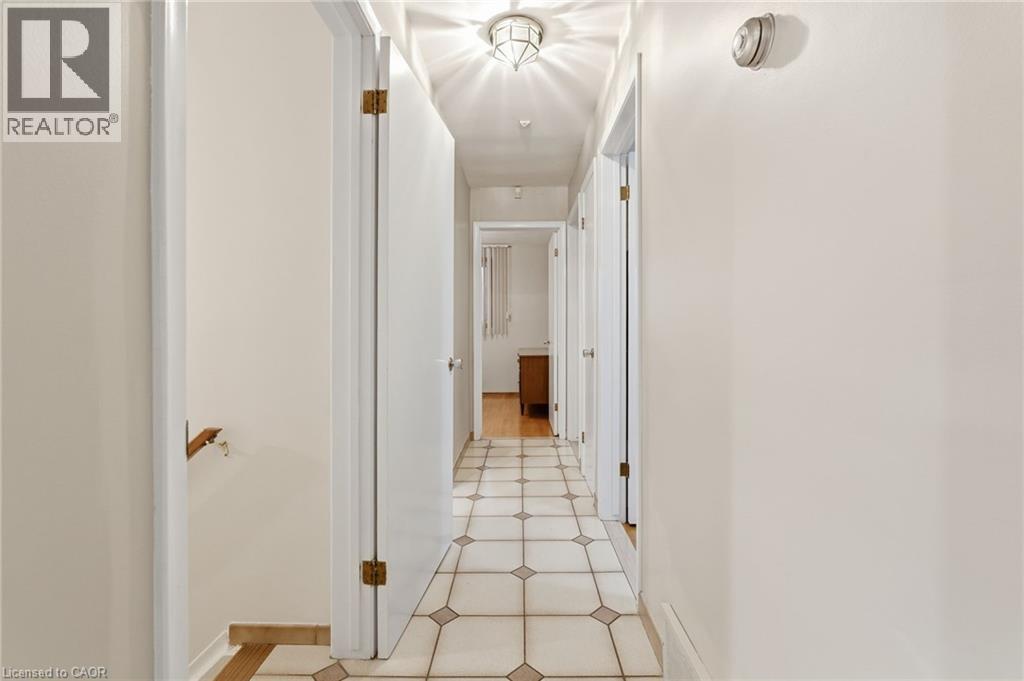 1894 Main Street E, Hamilton, ON - Indoor