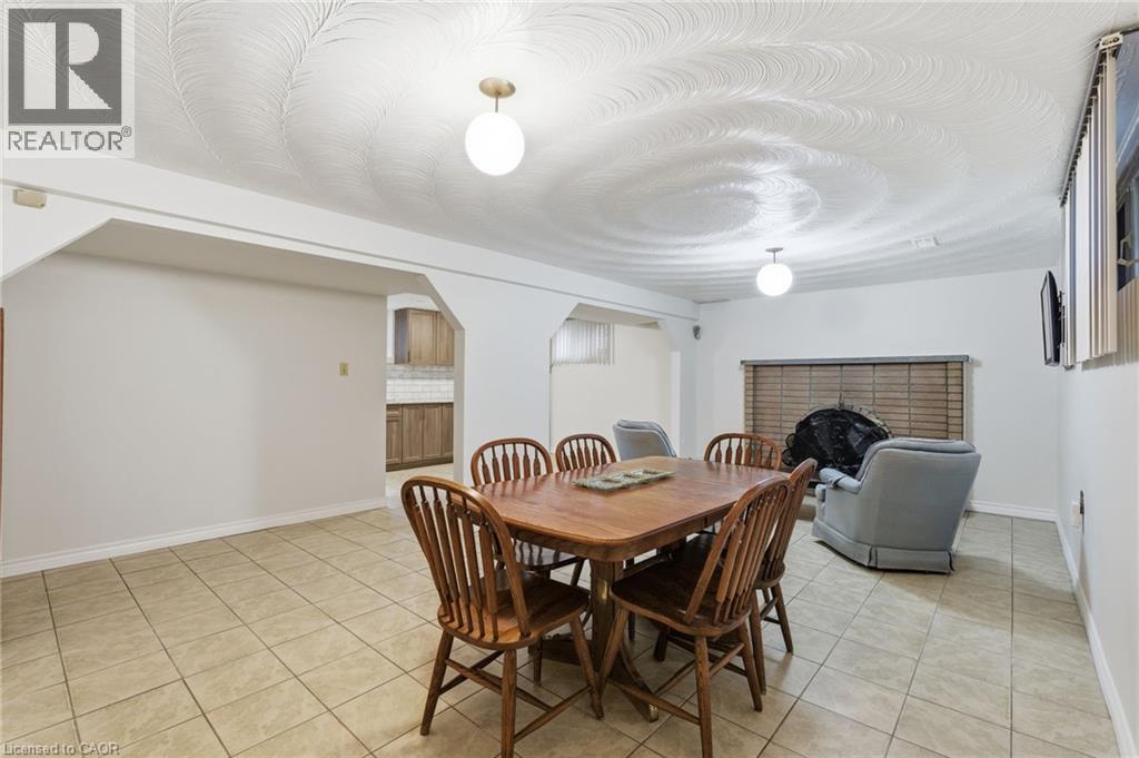 1894 Main Street E, Hamilton, ON - Indoor Photo Showing Dining Room
