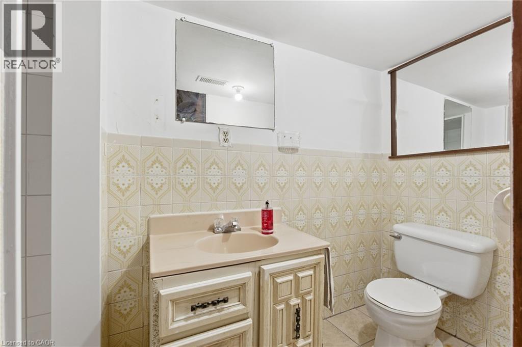 1894 Main Street E, Hamilton, ON - Indoor Photo Showing Bathroom