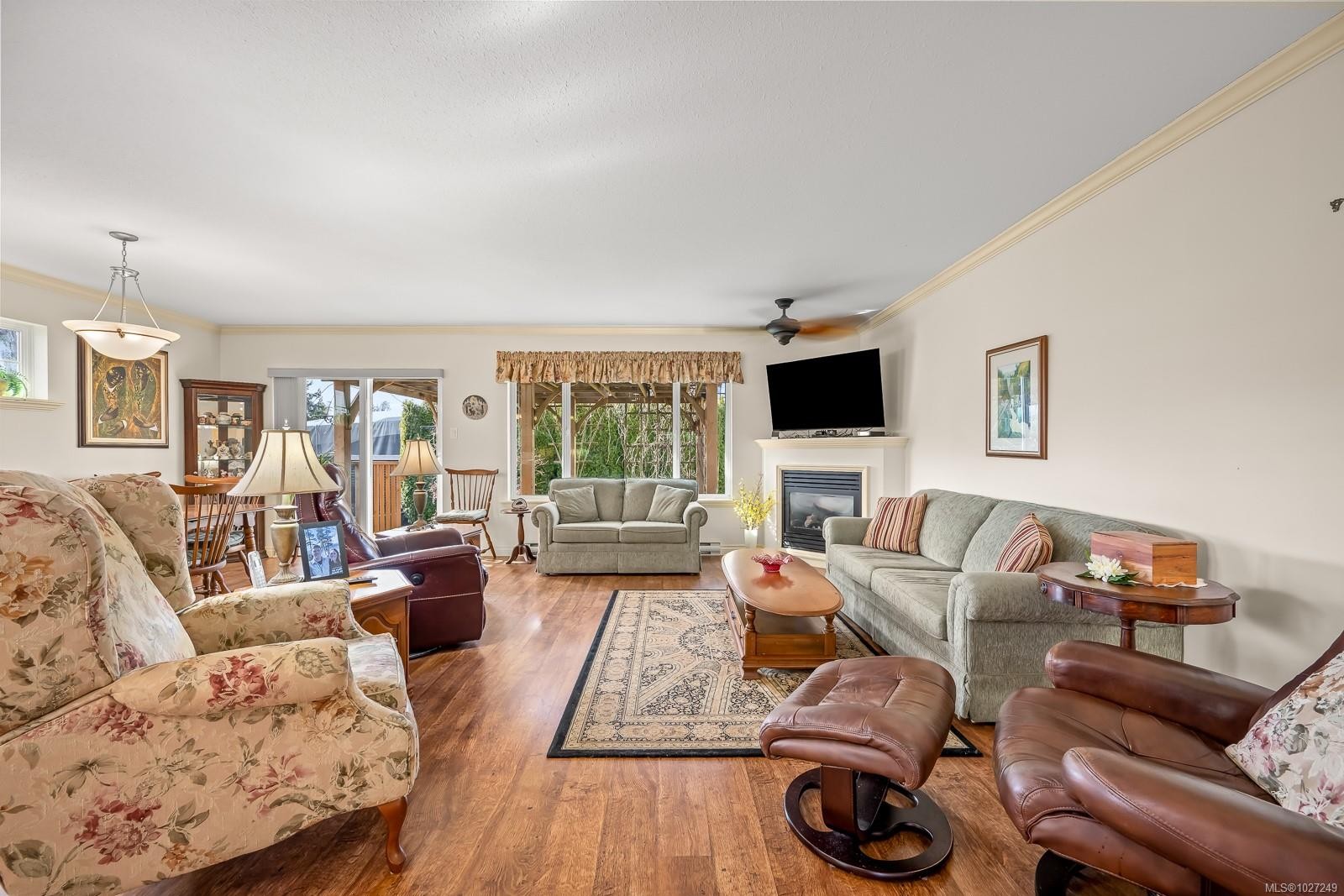 803 Labrador Dr, Comox, BC