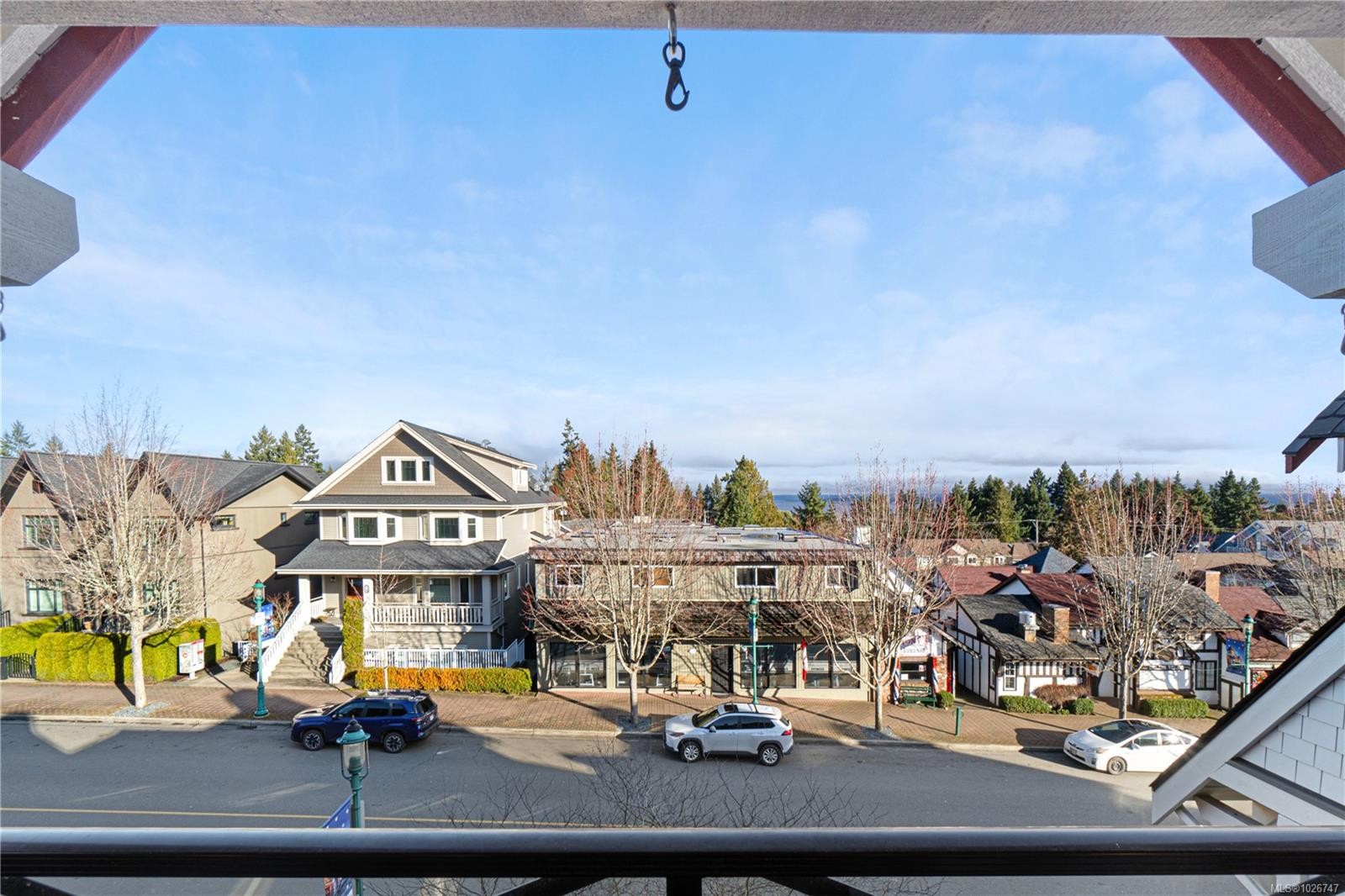 301-222 Second Ave, Qualicum Beach, BC - Outdoor