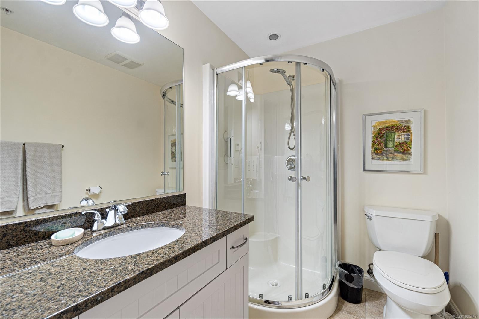 301-222 Second Ave, Qualicum Beach, BC - Indoor Photo Showing Bathroom