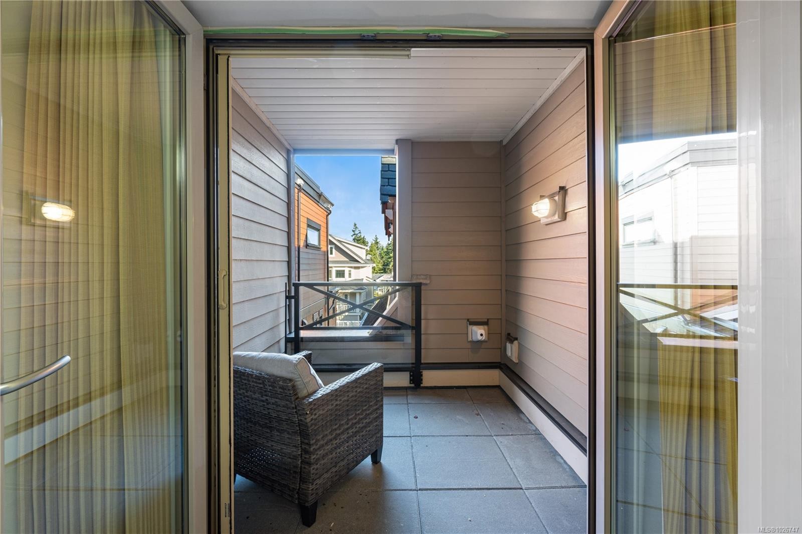 301-222 Second Ave, Qualicum Beach, BC - Outdoor With Exterior