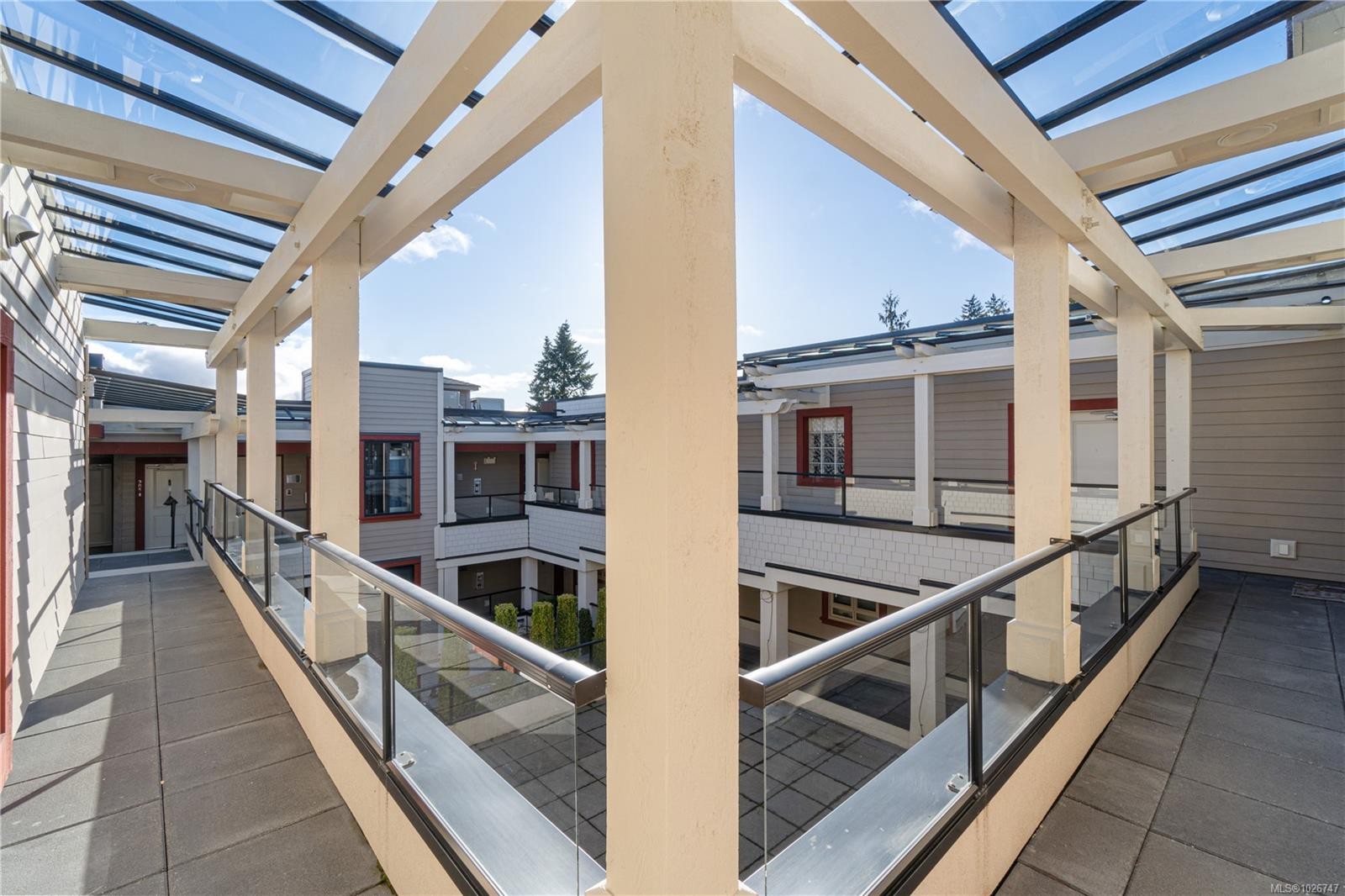 301-222 Second Ave, Qualicum Beach, BC - Outdoor