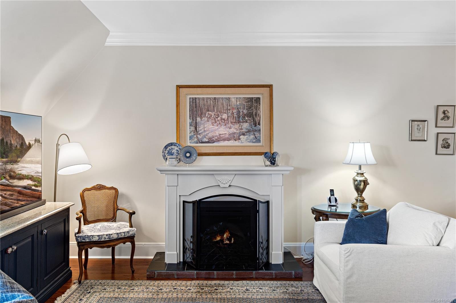 301-222 Second Ave, Qualicum Beach, BC - Indoor Photo Showing Living Room With Fireplace