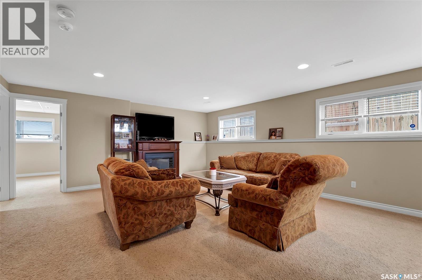 539 Beckett Crescent, Saskatoon, SK - Indoor With Fireplace