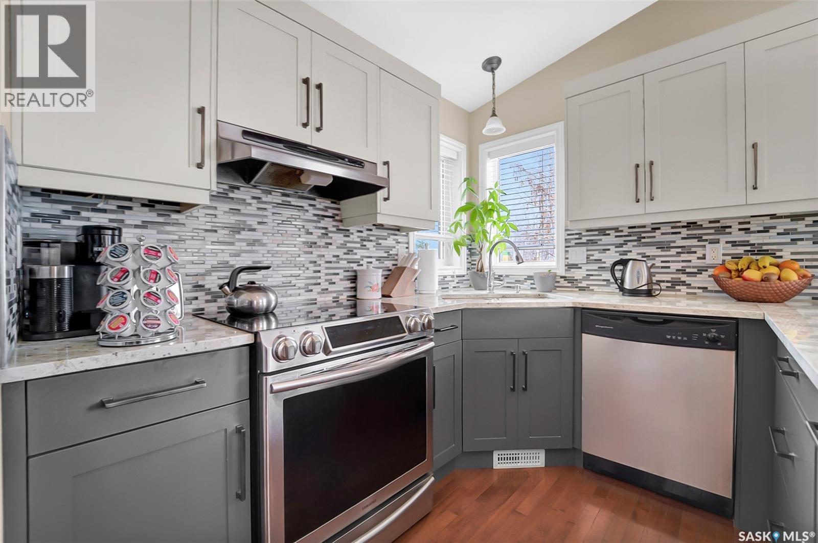 539 Beckett Crescent, Saskatoon, SK - Indoor Photo Showing Kitchen With Upgraded Kitchen