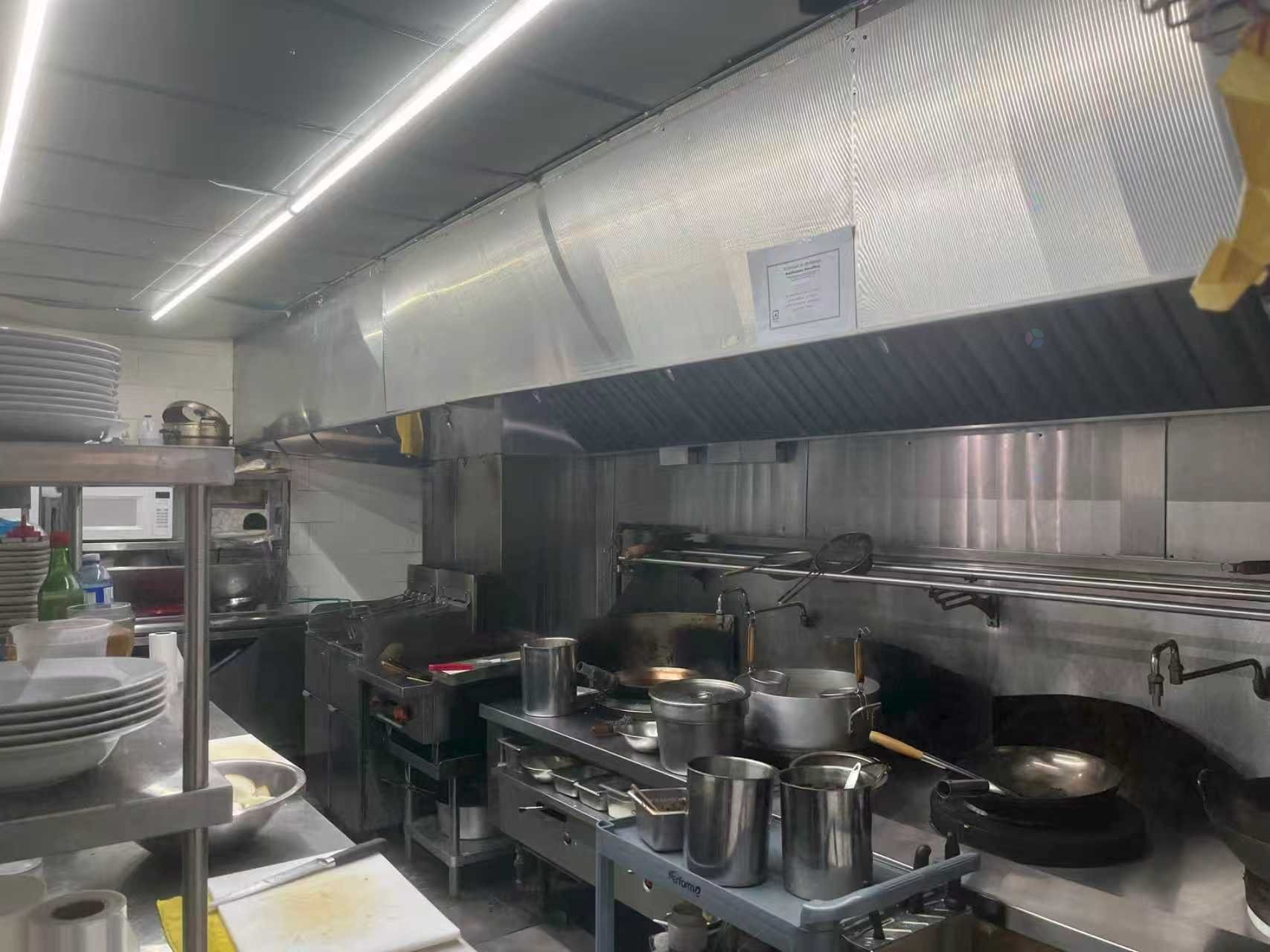 Cuisine - 8630 Rue Sherbrooke E., Montréal (Mercier/Hochelaga-Maisonneuve), QC