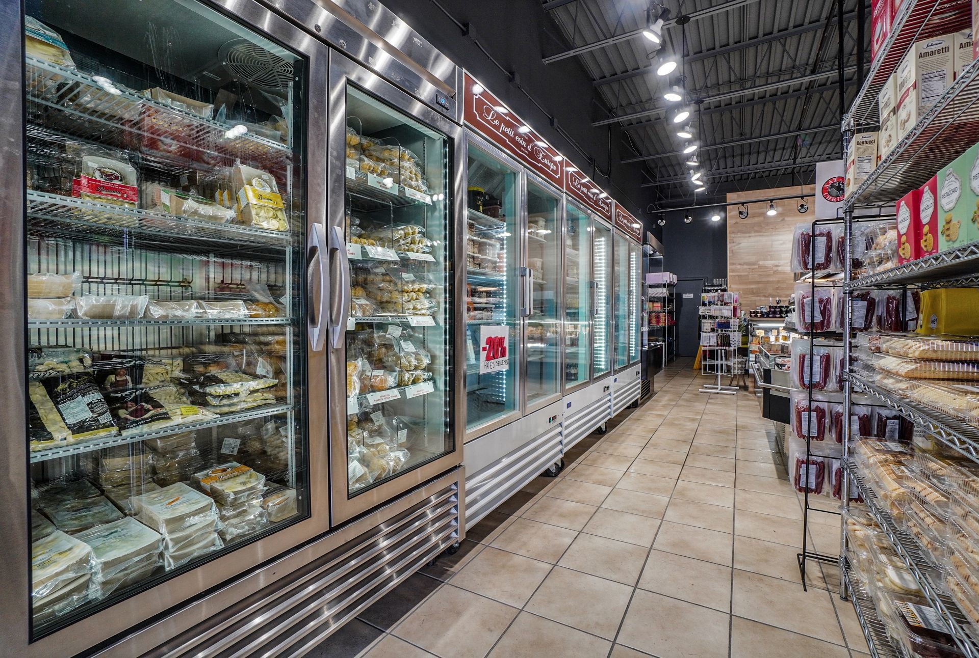 Commerce - 7-211 Boul. Brien, Repentigny (Repentigny), QC - Indoor Photo Showing Other Room