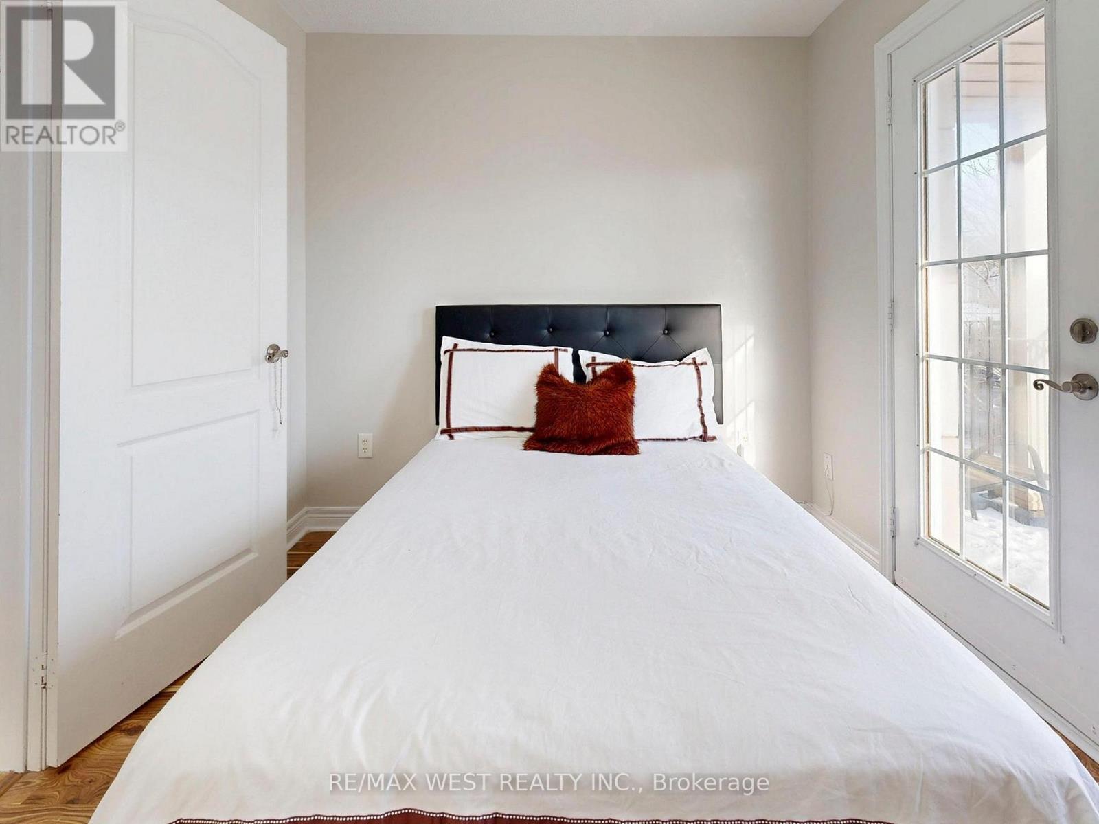 56 Planter Crescent, Vaughan, ON - Indoor Photo Showing Bedroom