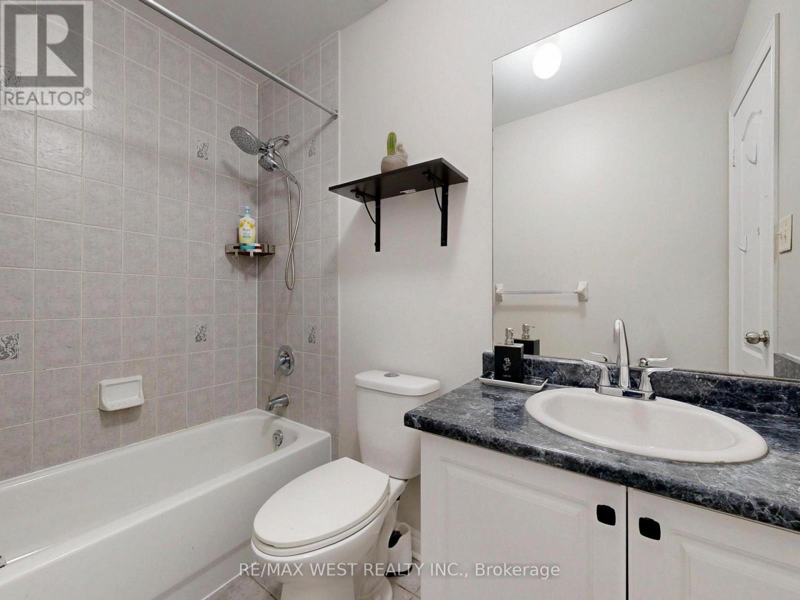 56 Planter Crescent, Vaughan, ON - Indoor Photo Showing Bathroom
