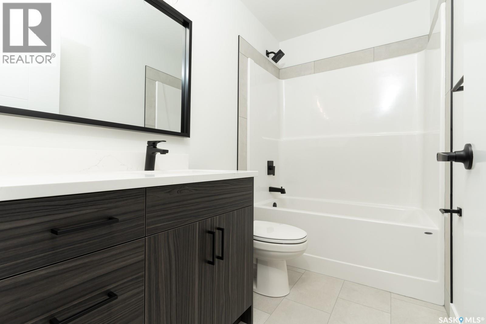 210 Doran Way, Saskatoon, SK - Indoor Photo Showing Bathroom