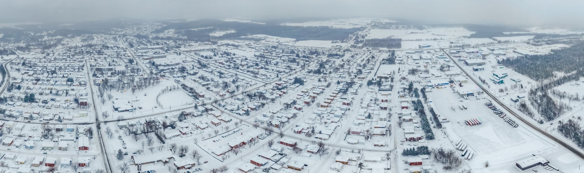 Photo aérienne - 424 Rue Laurier, Val-Des-Sources, QC - Outdoor With View